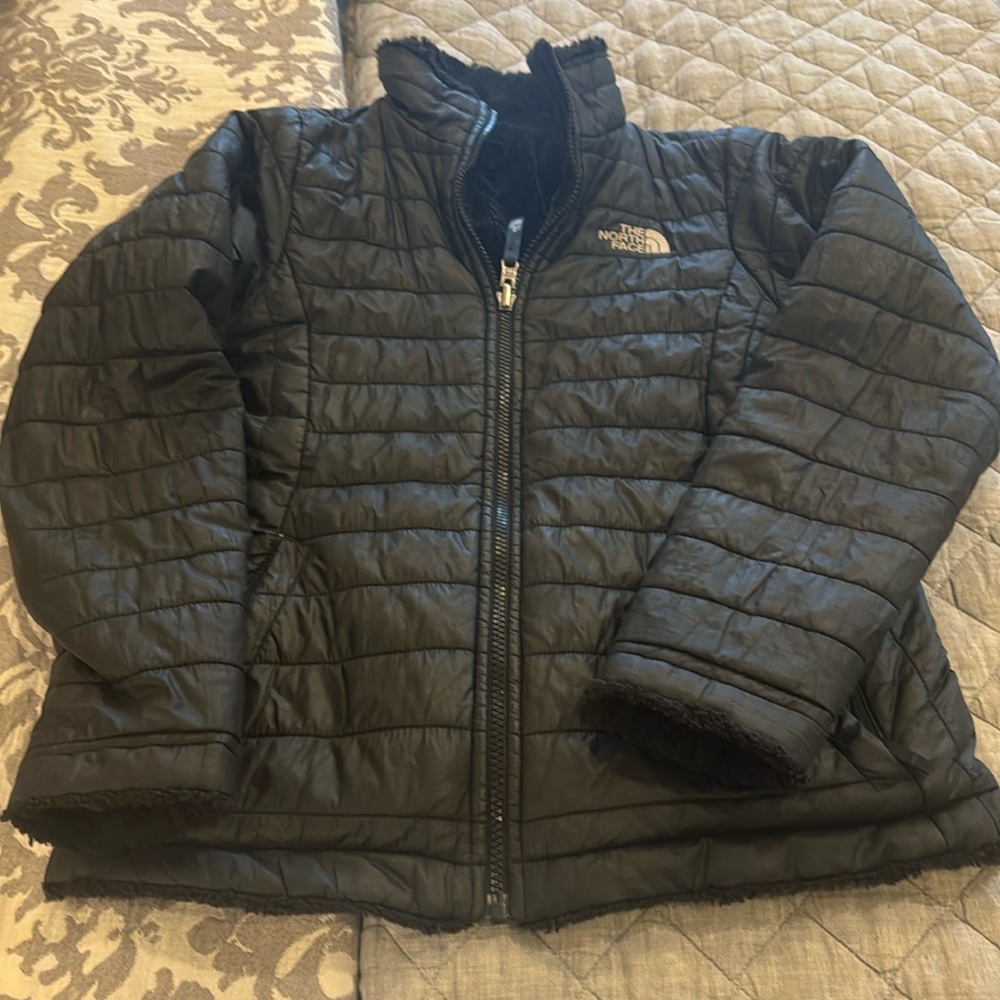 Girls fur Lined Size Large black coat (14/15)